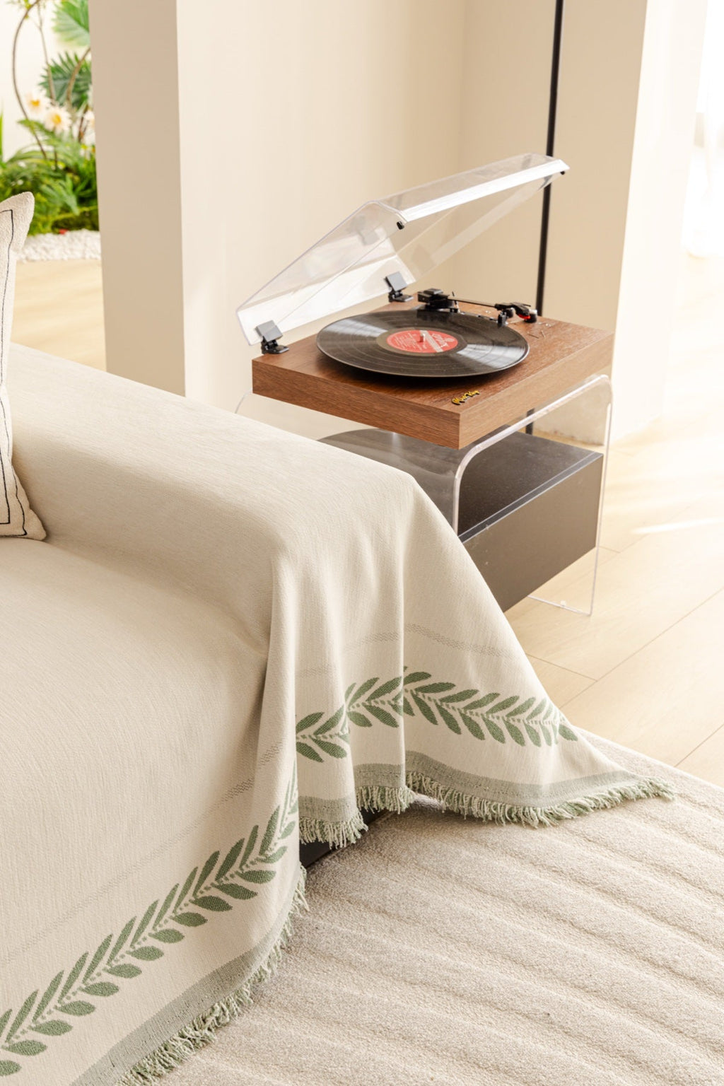 Sofa Decor Elowen Olive Border Sofa Throw Cover sofa throw cover in the UK - colour and texture view 2